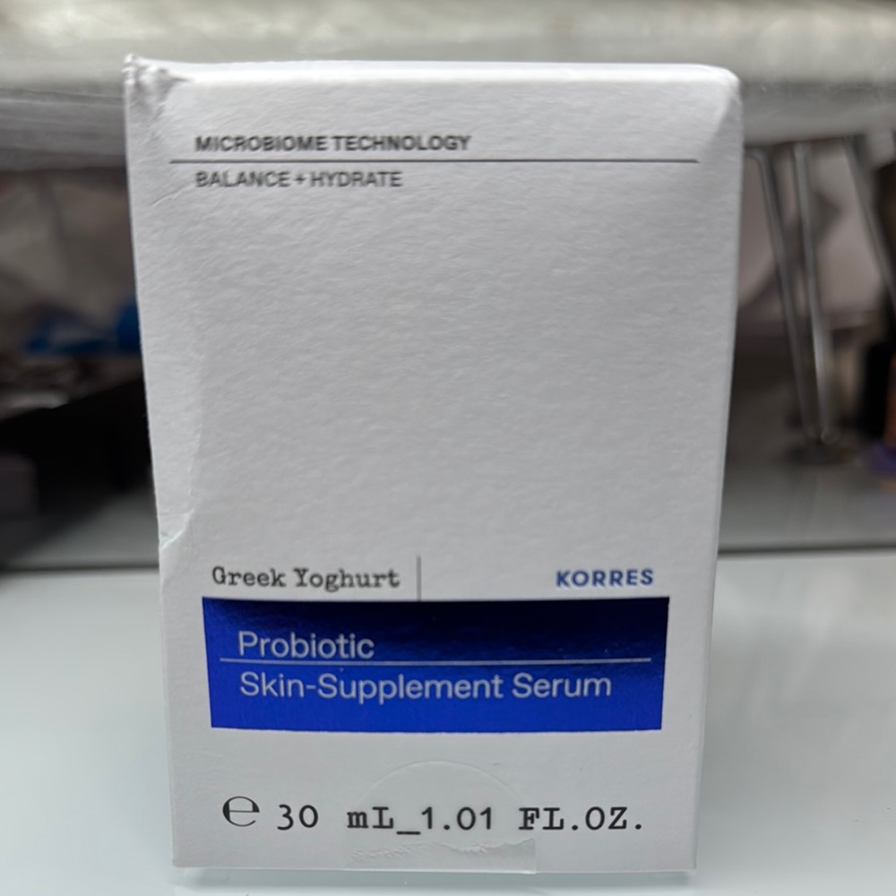 Korres Greek Yoghurt Probiotic Serum - White and Blue